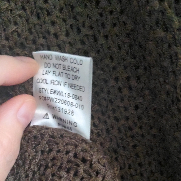 EUC✨ WISHLIST green open-knit oversized M/L v-neck sweater - Picture 16 of 16